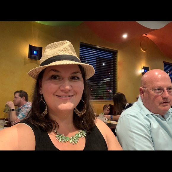 Meet your Posher, Rosemary - Picture 4 of 11